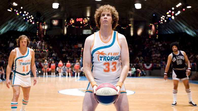 Jackie Moon va a tirar baloncesto en semiprofesional