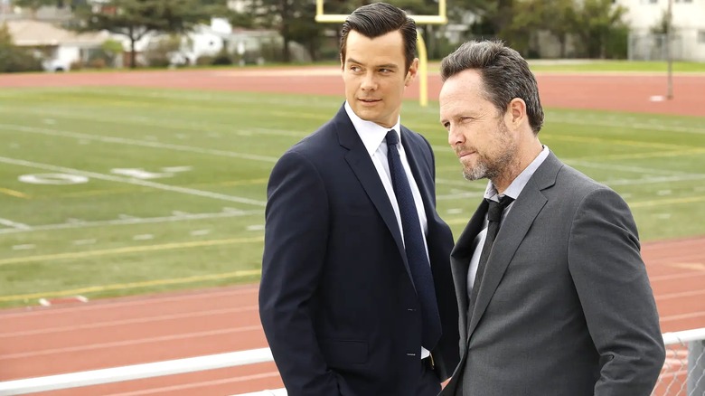 ॲग्न्यू आणि चेंबरलेन यांनी बॅटल क्रीकमधील सौहार्दाच्या दुर्मिळ क्षणात धमाल केली