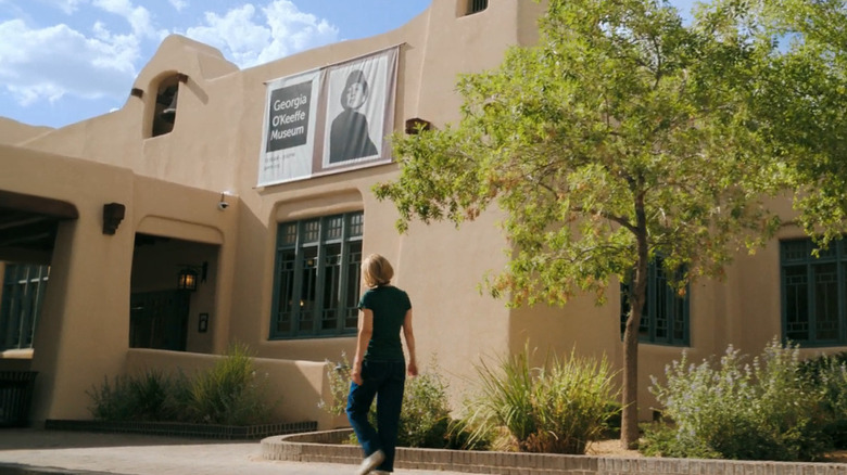 Carol goes to the Georgia O'Keeffe museum in Pluribus