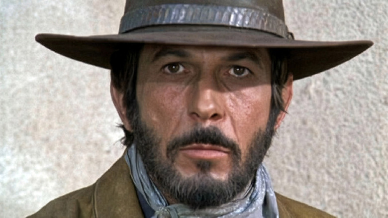 Leonard Nimoy as Orville Miller on a horse in Catlow