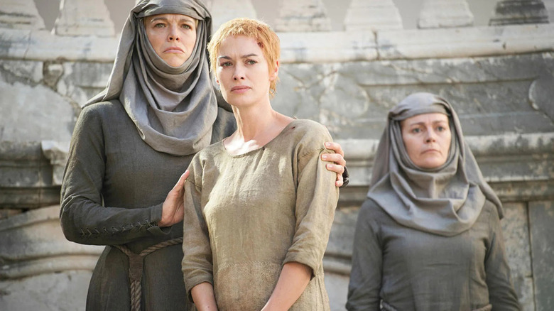Game of Thrones, Cersei standing by two sept nuns