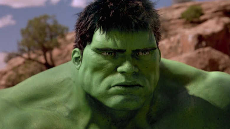 Eric Bana as the Hulk staring thoughtfully in a desert in Hulk (2003)