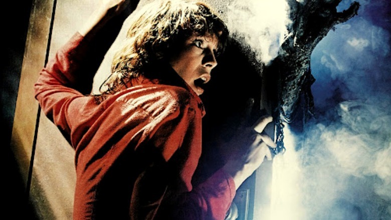 Jamie Lee Curtis holds back fog