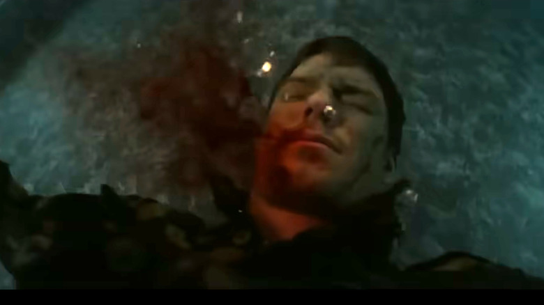 Reacher, Jack Reacher bleeding badly in a pool at night