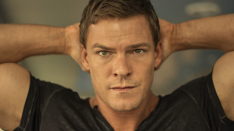 Alan Ritchson in Reacher