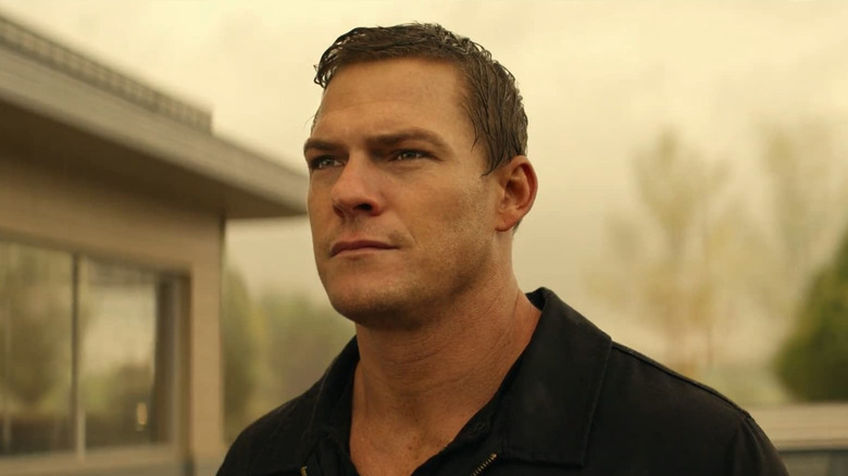 Alan Ritchson in Reacher