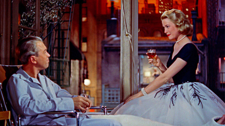 Jeff and Lisa drinking wine together in Rear Window