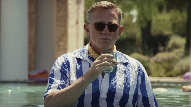 Daniel Craig in Glass Onion: A Knives Out Mystery