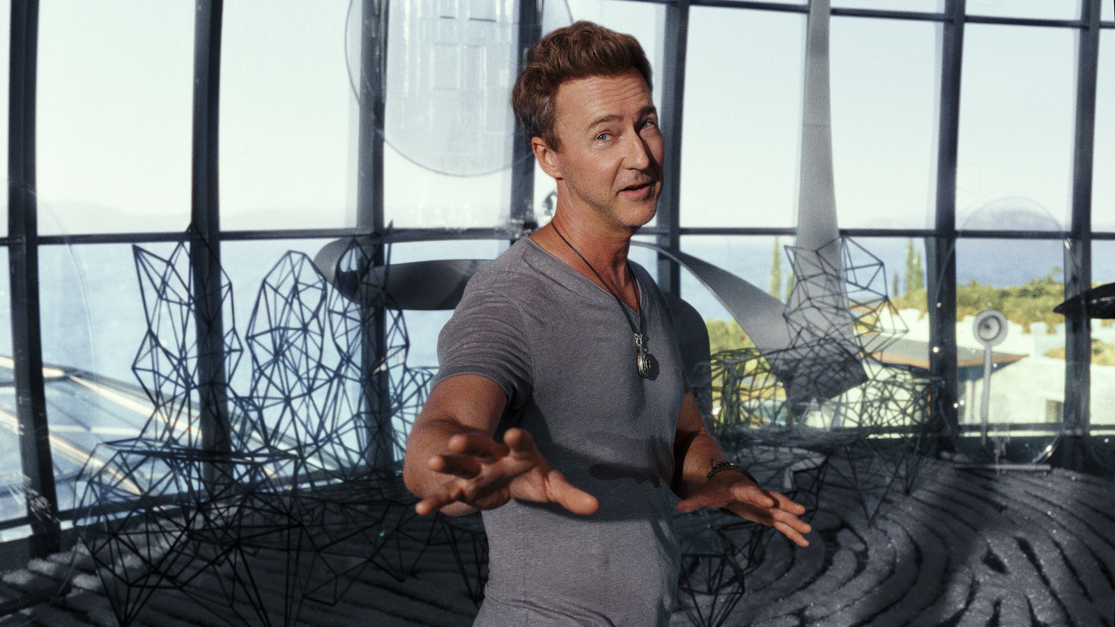 Rian Johnson Gave Edward Norton A Warning Before Showing Him Glass