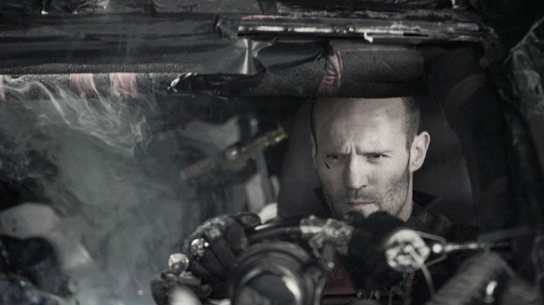 2008 च्या डेथ रेसमध्ये पुढे पाहताना एम्सने शर्यतीवर लक्ष केंद्रित केले