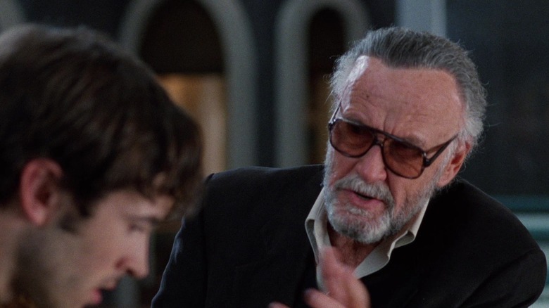 Stan Lee talks to Brodie in Mallrats
