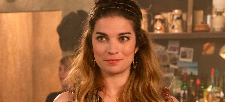 Schitt's Creek' Emmy Winner Annie Murphy Joins 'Russian Doll' Cast