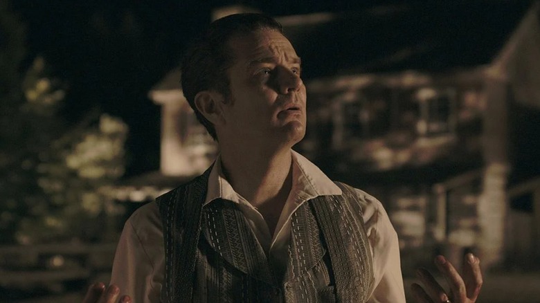 James Marsters' Brad Davis looks up at the sky in Métal Hurlant Chronicles