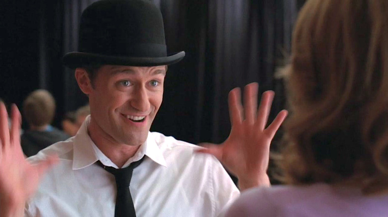 Matthew Morrison does jazz hands on Glee