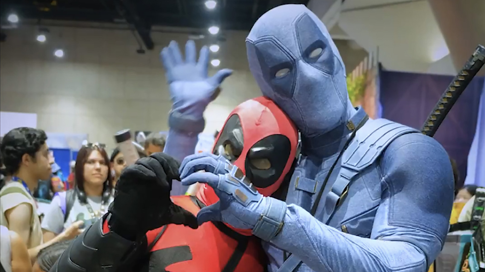 Ryan Reynolds' Denim Deadpool SDCC Costume Has Marvel Fans Asking For The Same Thing image