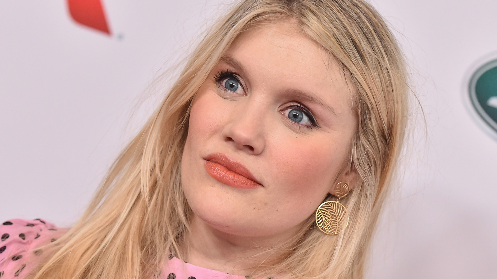 Saltburn Director Emerald Fennell Confirms Her Zatanna Movie Is Dead At