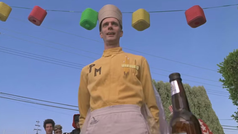 Pencilhead looking ahead grinning in Mystery Men