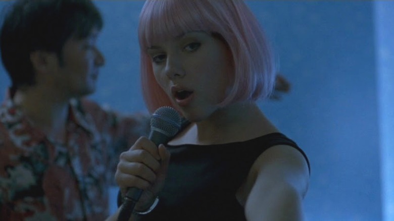 Scarlett Johansson pink wig