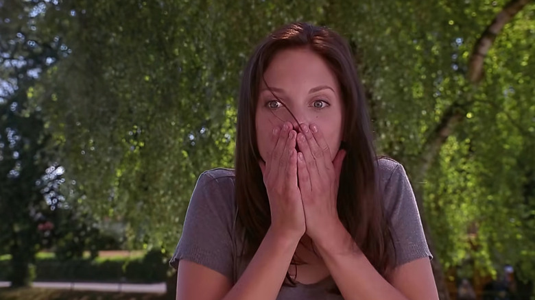 Sidney Campbell with her hands over her mouth in Scary Movie