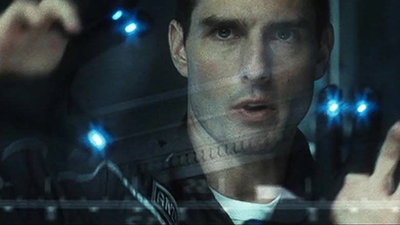 Tom Cruise uses a smart screen