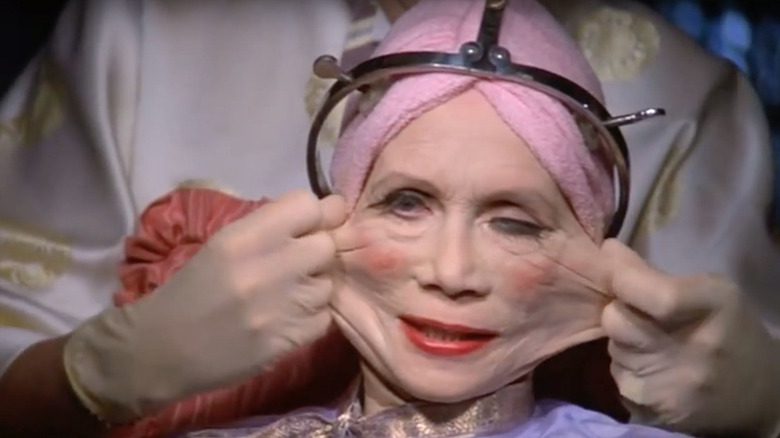 Katherine Helmond getting skin stretched