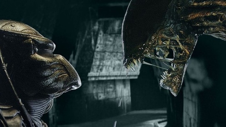 A Xenomorph facing a Predator