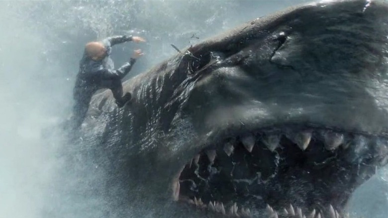 Statham fights the Meg