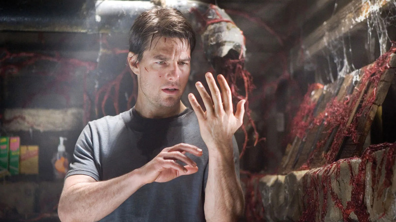 Tom Cruise in bunker