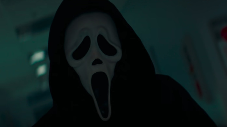 Ghostface hunts in Scream (2022)