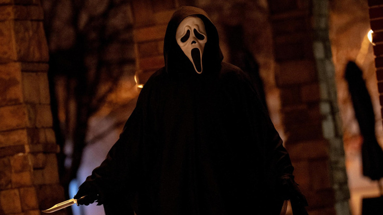 స్క్రీమ్ 7లో తన కత్తితో ఘోస్ట్‌ఫేస్