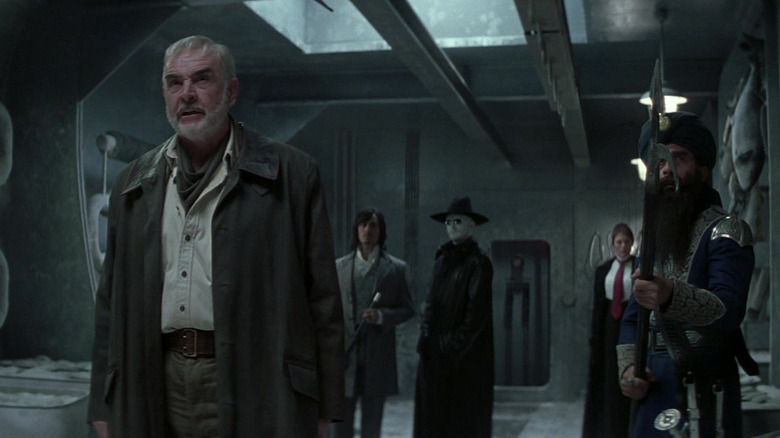 Allan Quatermain van Sean Connery staat voor zijn superheldenteam in The League of Extraordinary Gentlemen