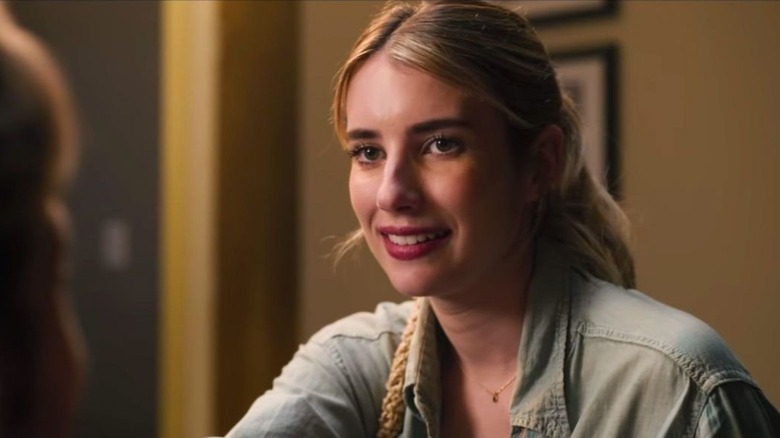 Emma Roberts in Holidate