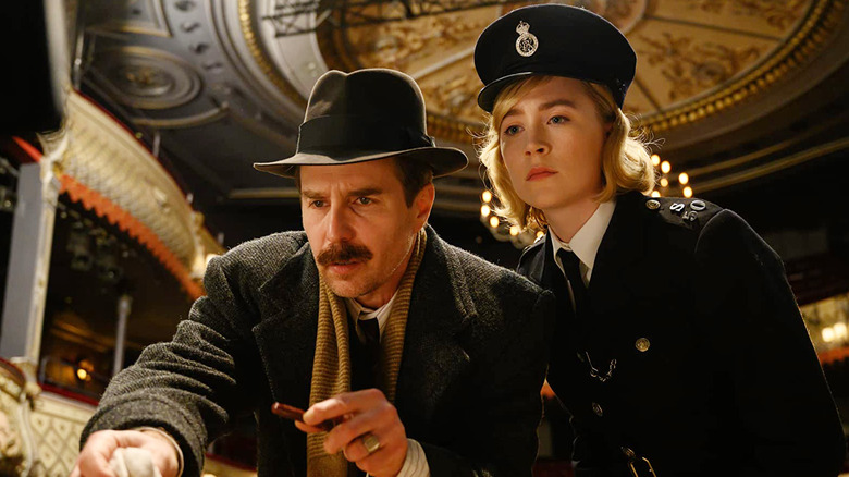 Sam Rockwell and Saoirse Ronan in See How They Run