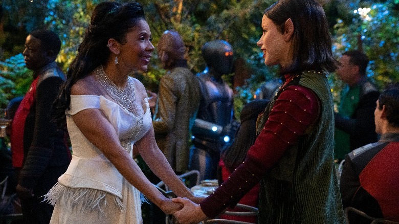 Dr. Claire and Alana Kitan in The Orville