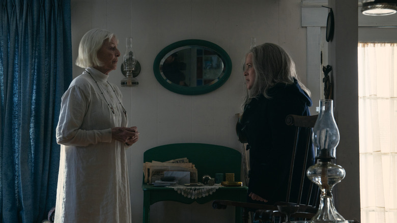 Harmony Cobel speaking to Sissy in their old living room