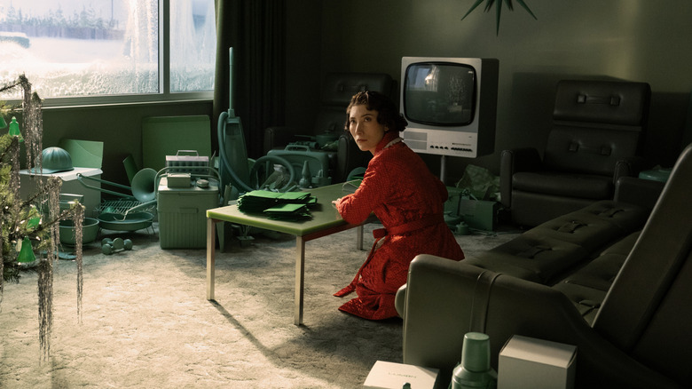 Dichen Lachman's Gemma in a Christmas testing room on Severance