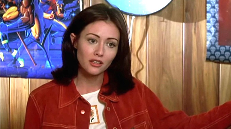 Rene giving someone a much-needed lecture in Mallrats