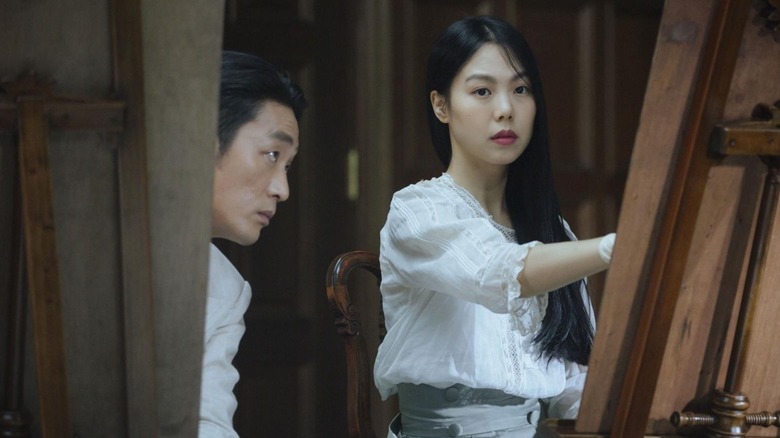 Kim Min-hee paints in The Handmaiden