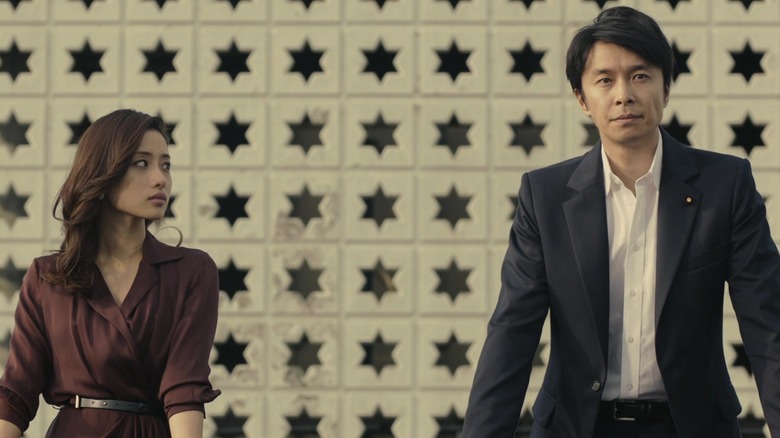 shin godzilla yaguchi and patterson stand in front of star wall