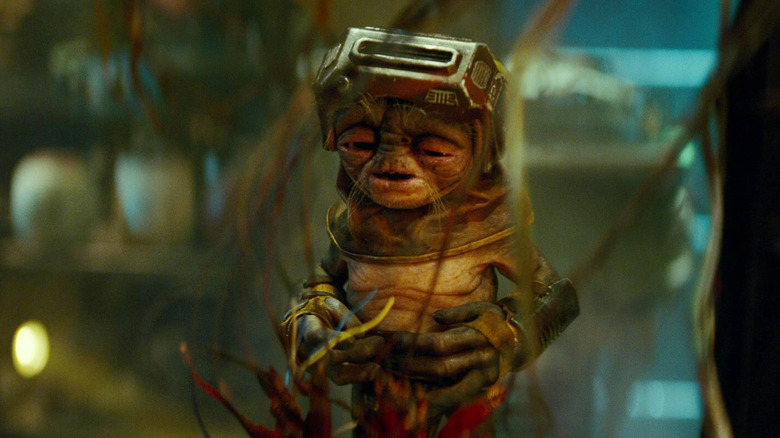 Babu Frik holding some wires in Star Wars: The Rise of Skywalker