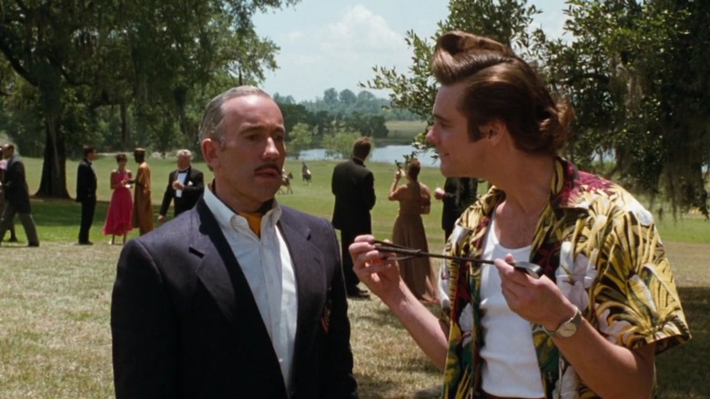 Simon Callow and Jim Carrey in Ace Ventura: When Nature Calls