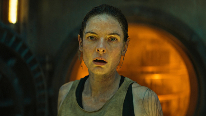 Juliette Nichols all sweaty on Silo