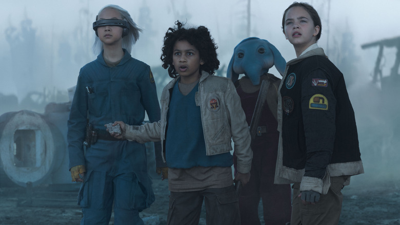 KB, Wim, Neel y Fern miran sorprendidos a Atachrann en Star Wars: Skeleton Crew
