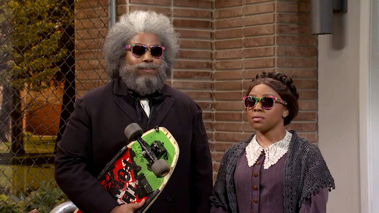 Frederick Douglass (Kenan Thompson) and Harriet Tubman (Quinta Brunson) blend in with '90s disguises on Saturday Night Live