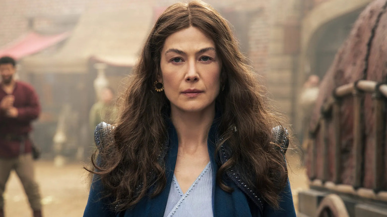 Moiraine looking stoic in The Wheel of Time