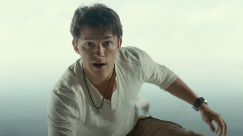 Tom Holland como Nathan Drake na primeira imagem oficial do filme