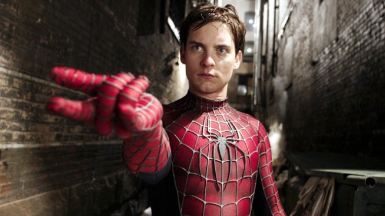 Maguire Peter Parker web slinging