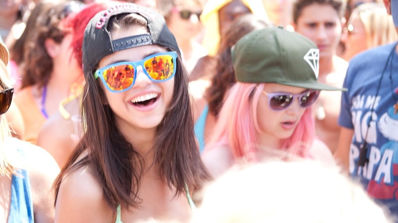 Faith and Cotty wearing sunglasses in Spring Breakers