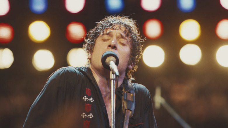 Bruce Springsteen is singing and sweaty in Springsteen: Deliver Me from Nowhere