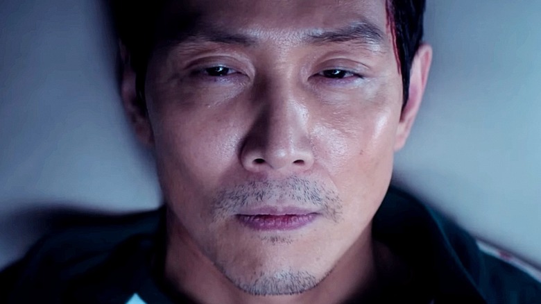 Lee Jung-jae as Seong Gi-hun waking up on Squid Game